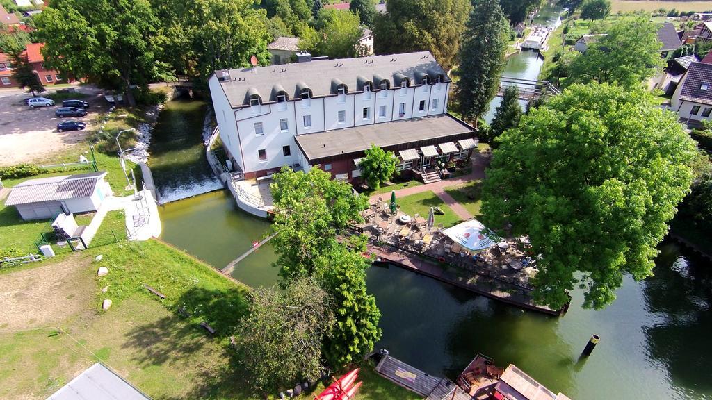 Seehotel Zum Loewen Strasen Exterior foto